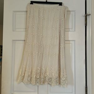Sheer lace skirt with lining and detailed embroidery